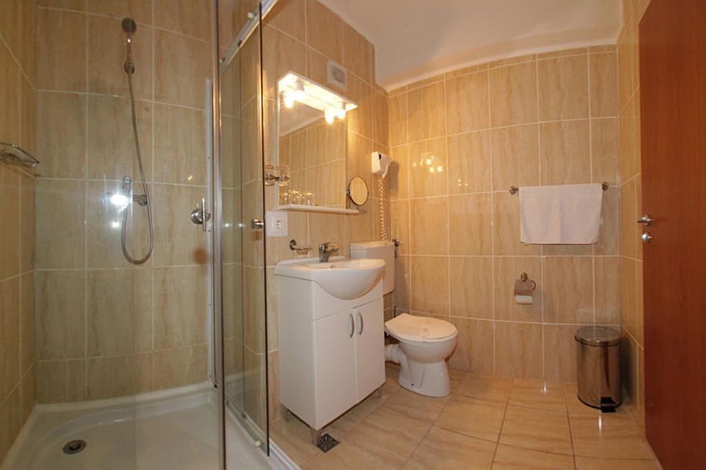 Hotel International Băile Herculane Oda fotoğraf